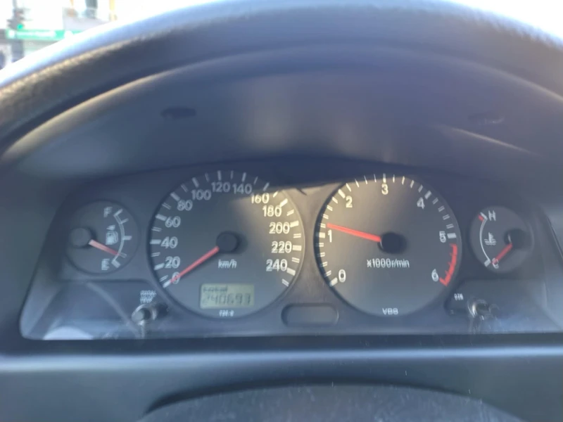 Toyota Avensis, снимка 15 - Автомобили и джипове - 52281294