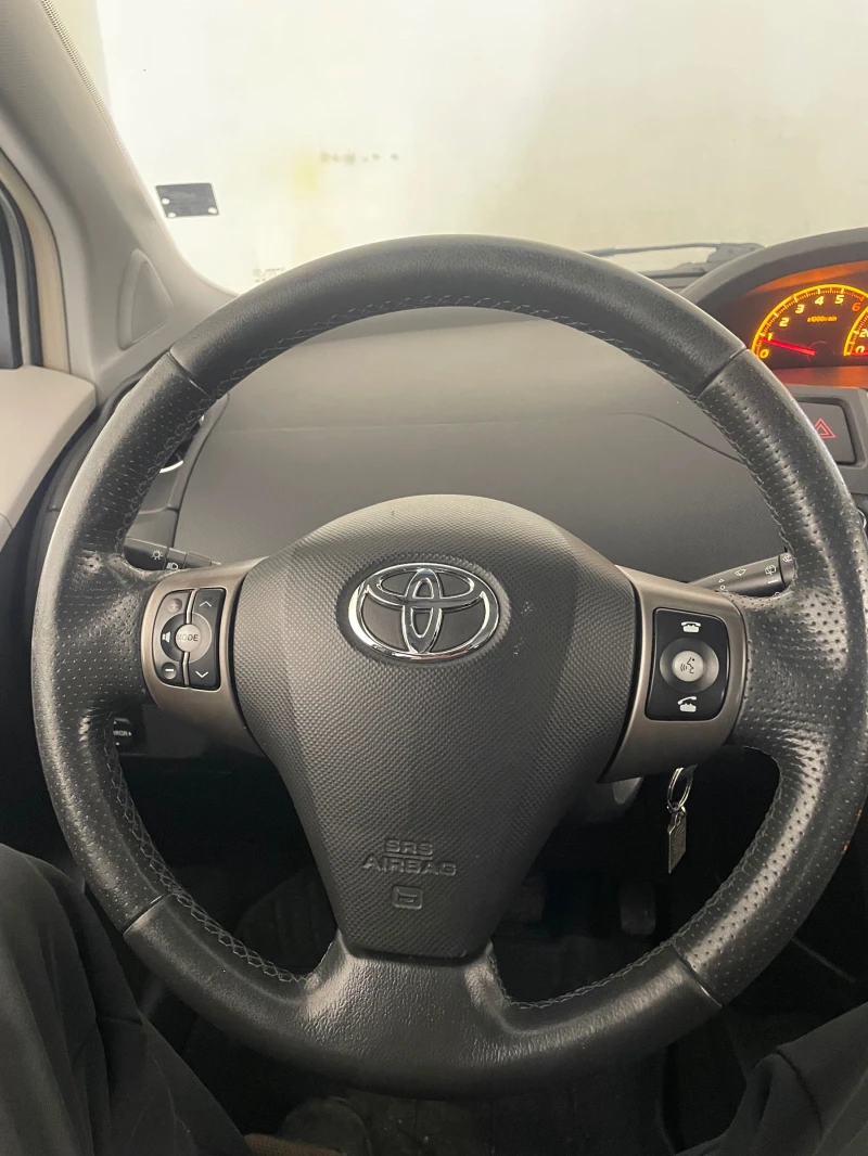 Toyota Yaris Facelift, снимка 5 - Автомобили и джипове - 52853362