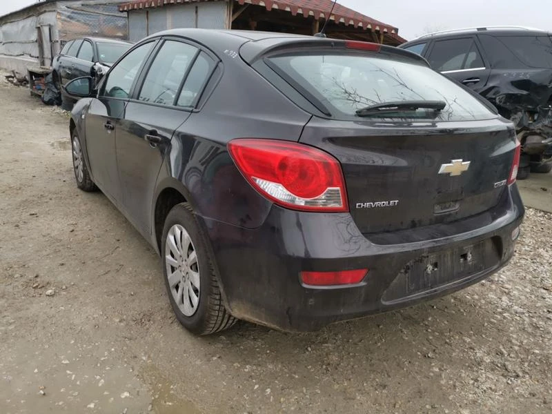 Chevrolet Cruze 1.6 i, снимка 3 - Автомобили и джипове - 31190755