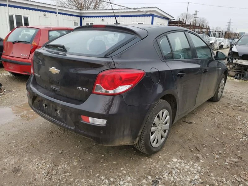 Chevrolet Cruze 1.6 i, снимка 4 - Автомобили и джипове - 31190755