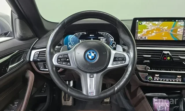 BMW 530E М ПАКЕТ ОБДУХВАНЕ ДИСТРОНИК HEAD UP ПАНОРАМА, снимка 6 - Автомобили и джипове - 55656561