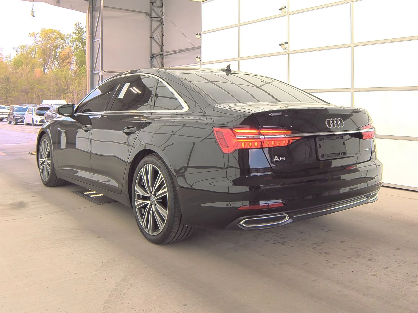 Audi A6 PREMIUM* PLUS* ДИГИТАЛНО* ТАБЛО* ПОДГРЕВ* 360КАМЕР - изображение 4