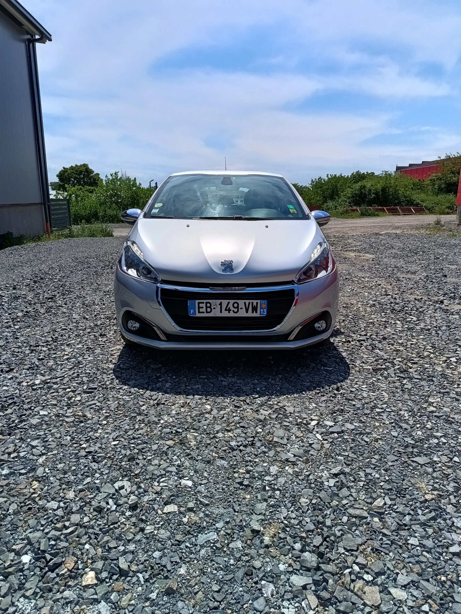 Peugeot 208 1.6 BLUE HDI - изображение 2