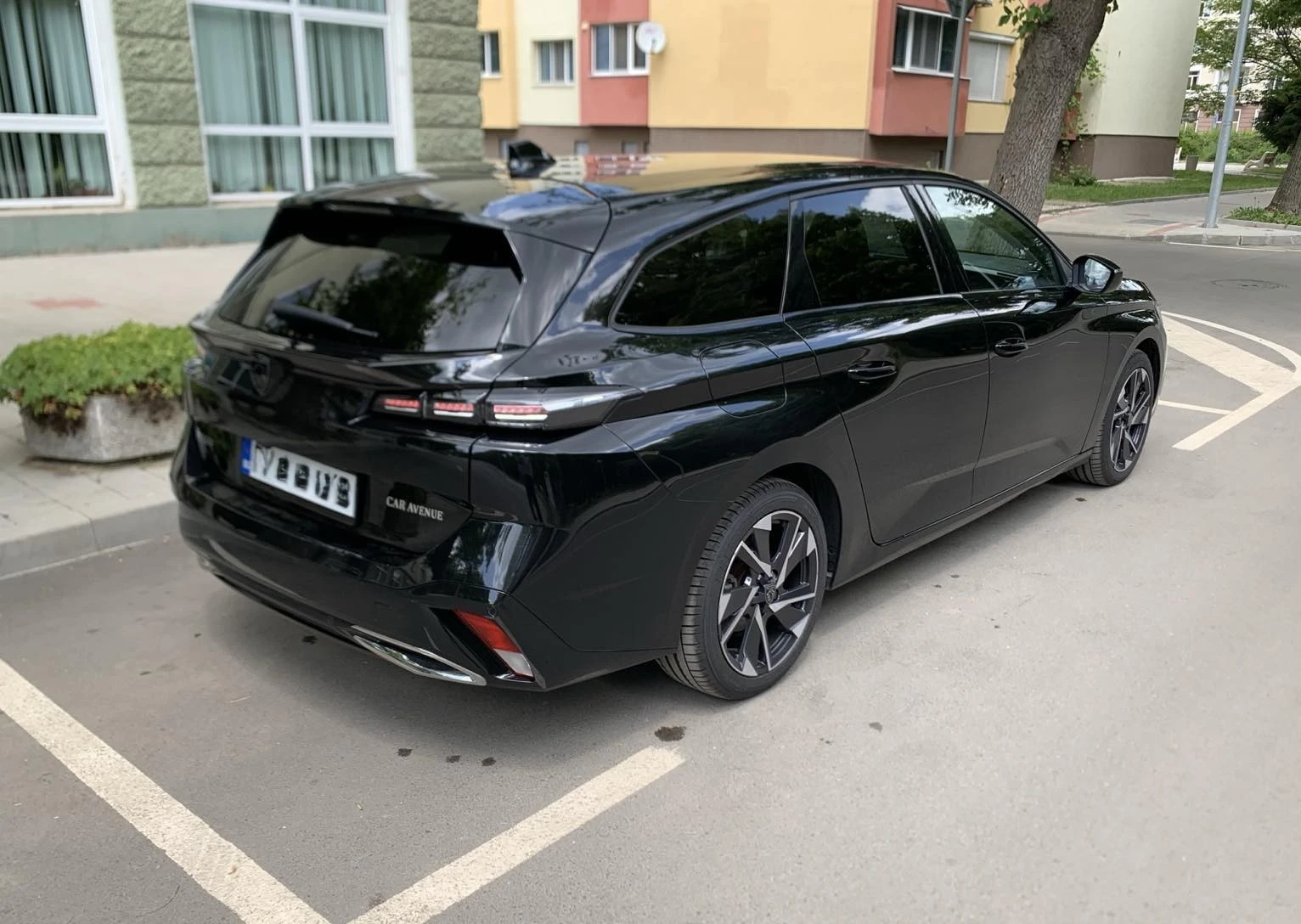 Peugeot 308 SW 1.5BlueHdi 130 CH S&S BVM 6 ALLURE pack - изображение 10