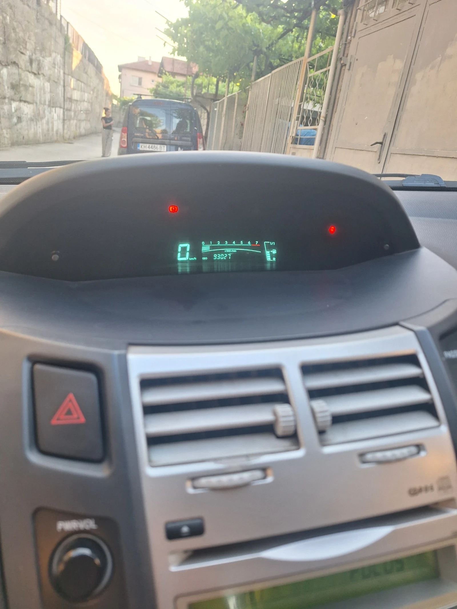 Toyota Yaris  - изображение 4