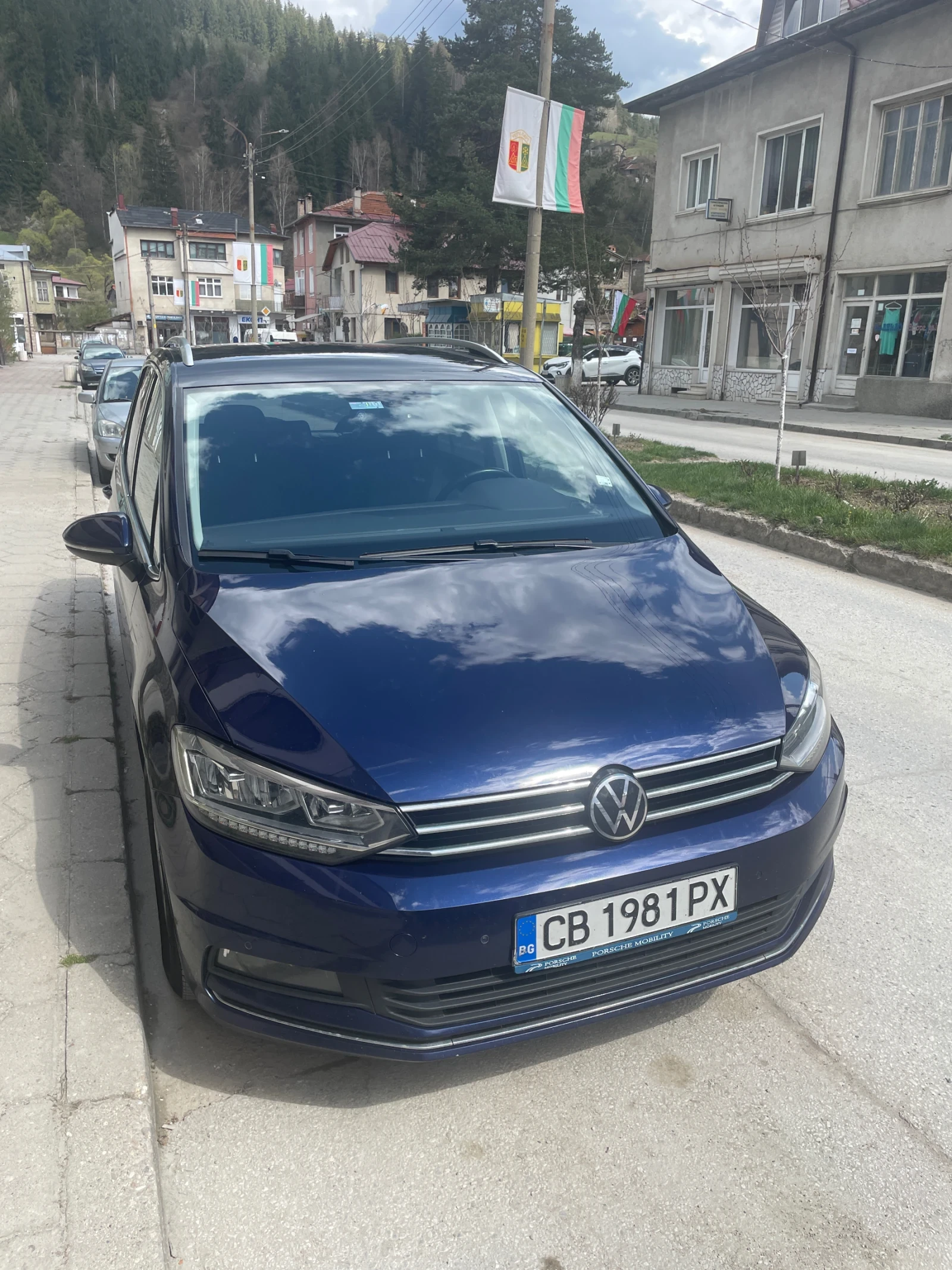 VW Touran Highline 2.0TDI SCR BMT DSG - изображение 9