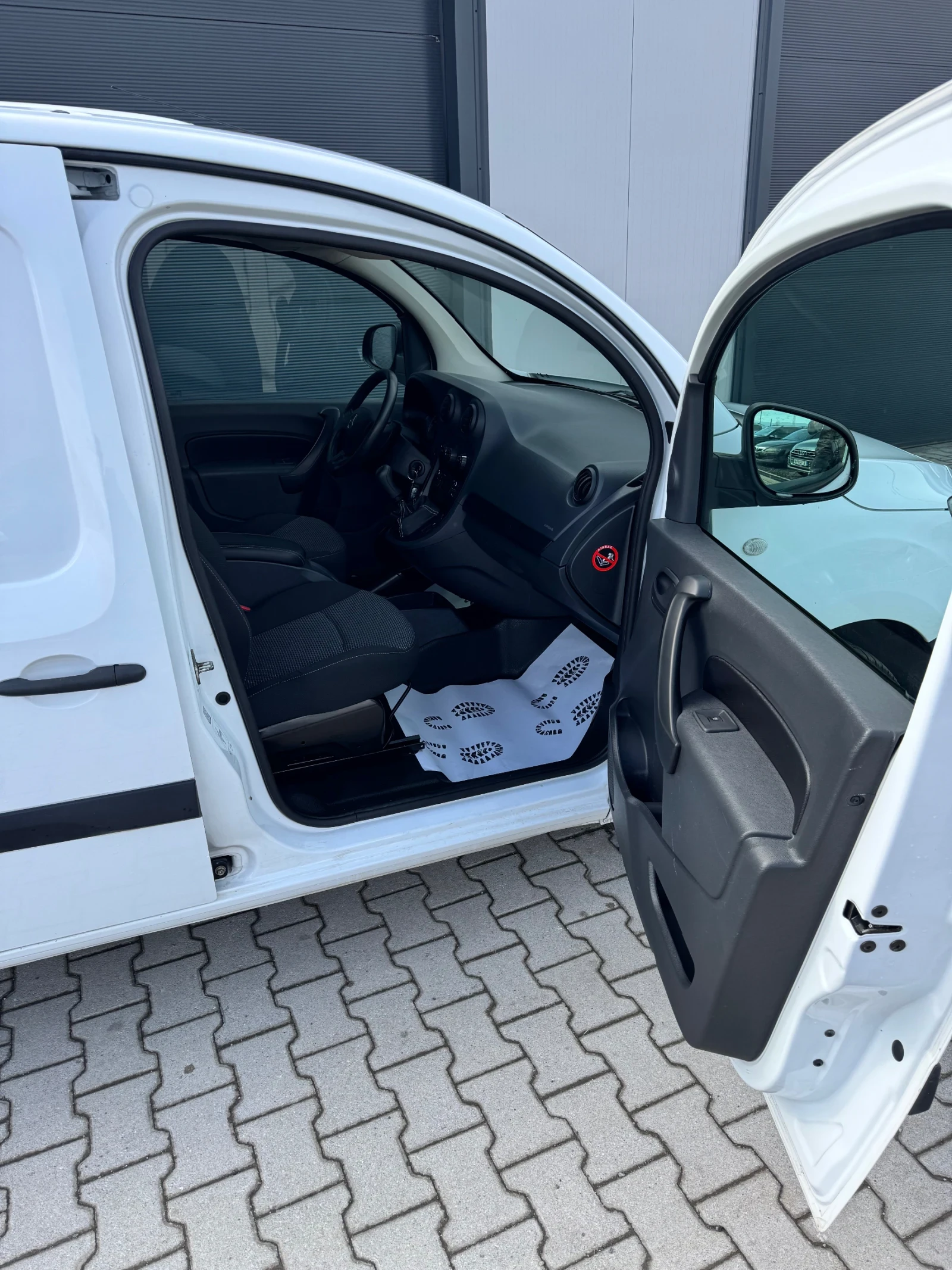 Mercedes-Benz Citan 109 CDI, снимка 10 - Автомобили и джипове - 53593524