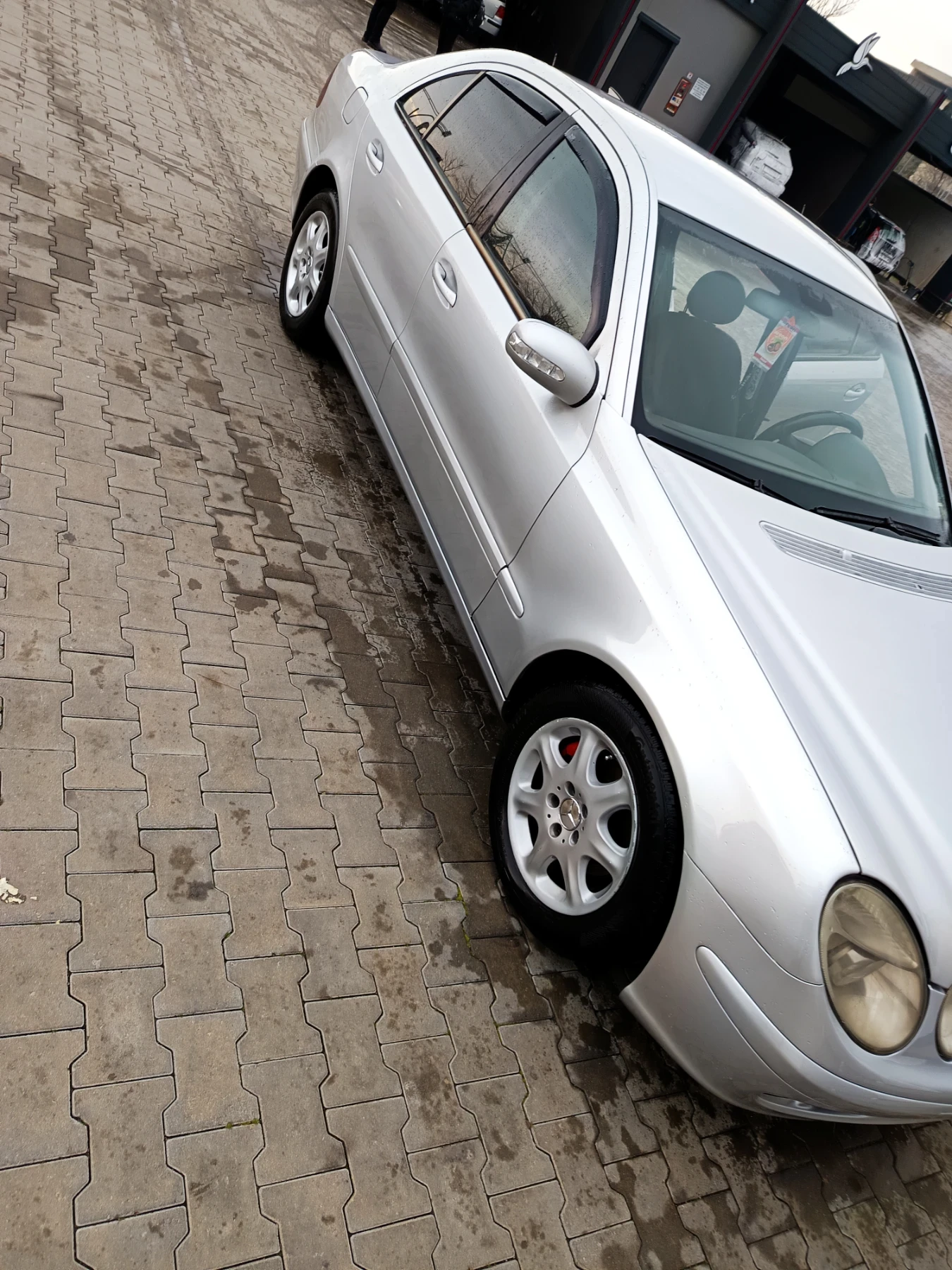 Mercedes-Benz E 270, снимка 5 - Автомобили и джипове - 53743785