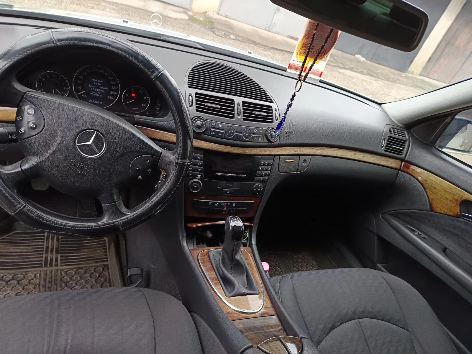 Mercedes-Benz E 270, снимка 8 - Автомобили и джипове - 53743785