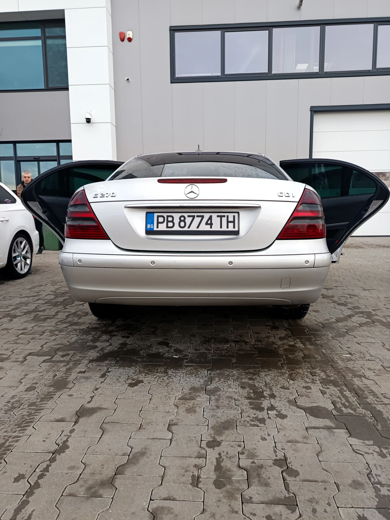 Mercedes-Benz E 270, снимка 2 - Автомобили и джипове - 53743785