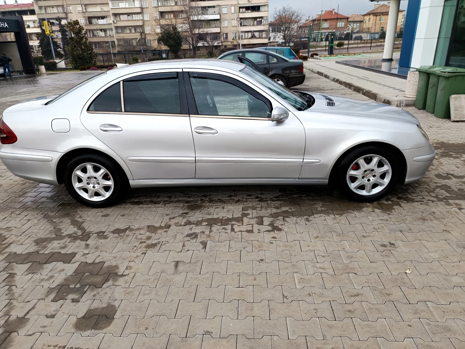 Mercedes-Benz E 270, снимка 6 - Автомобили и джипове - 53743785