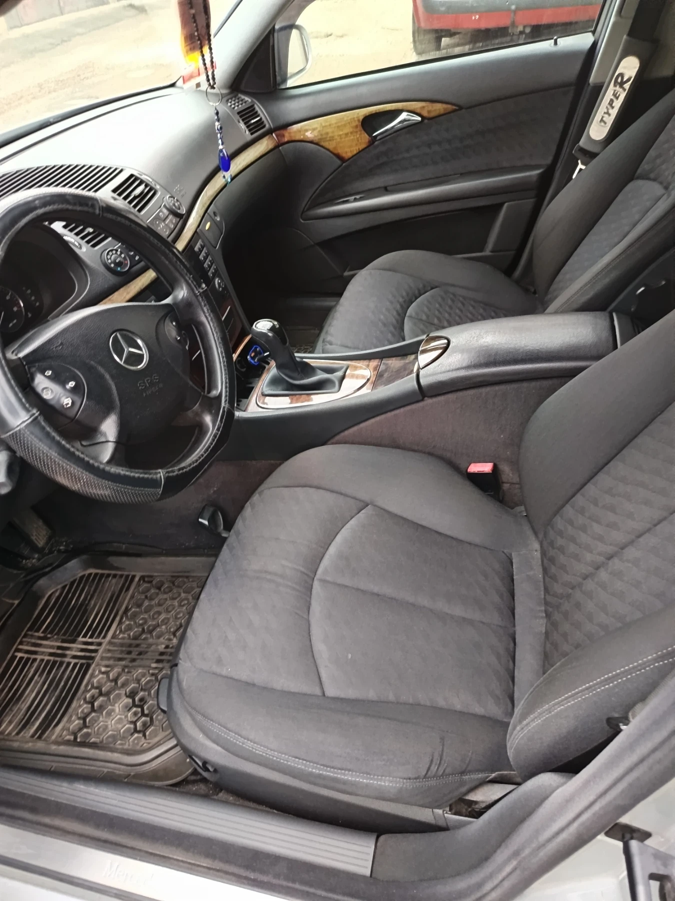 Mercedes-Benz E 270, снимка 7 - Автомобили и джипове - 53743785