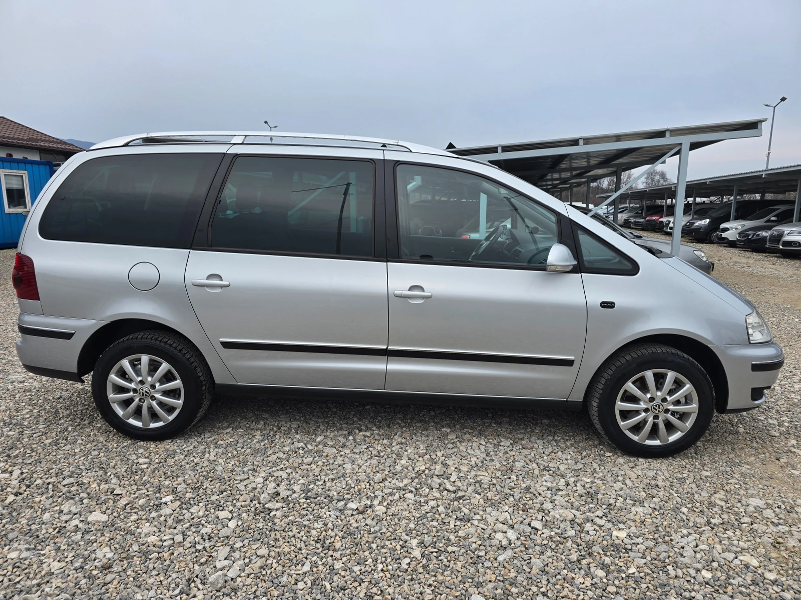 VW Sharan 2.0 TDI 140кс ! ! 7 МЕСТА, снимка 6 - Автомобили и джипове - 53808119