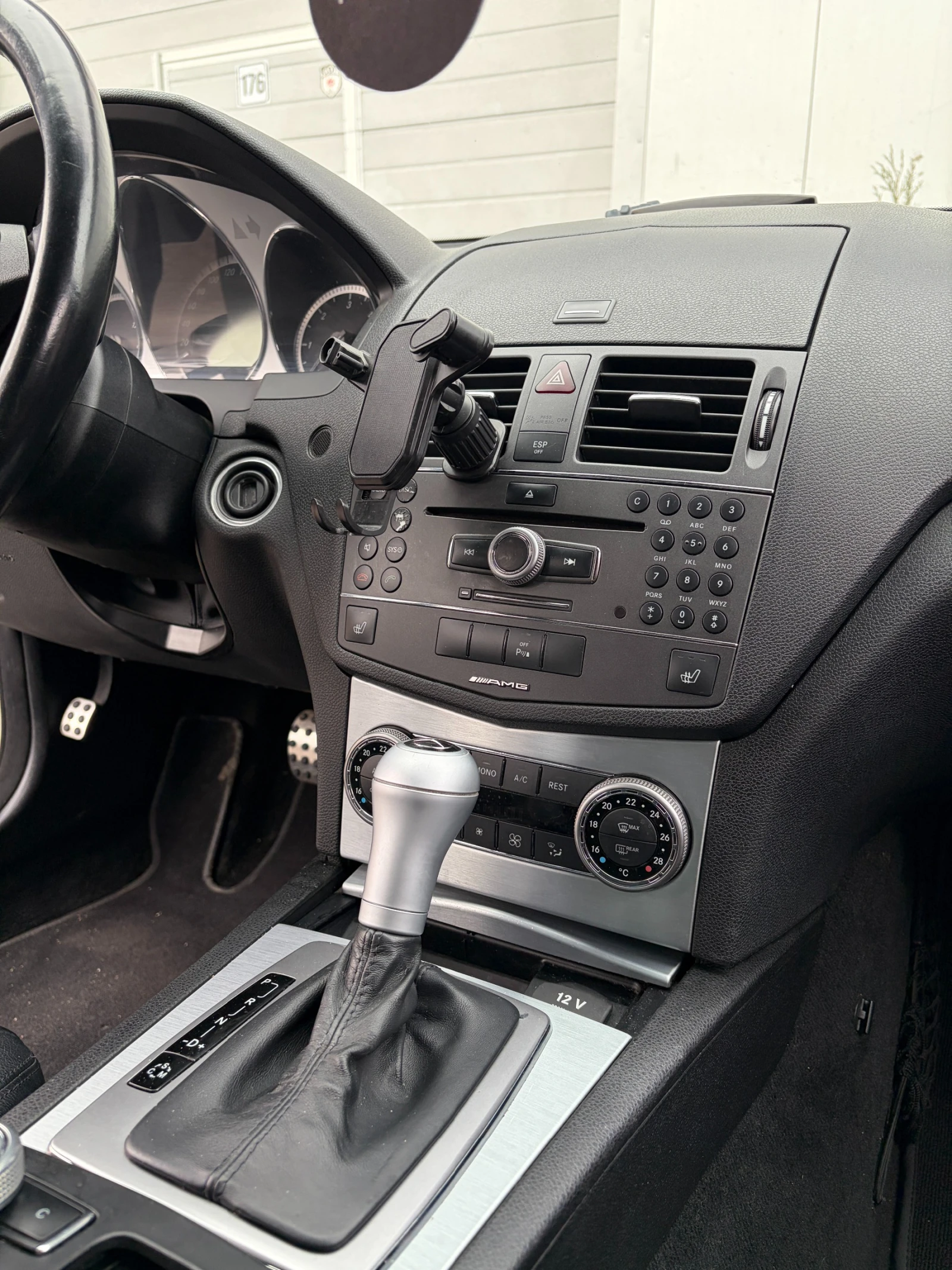 Mercedes-Benz C 350 AMG Line BlueEF 4M - Перфектна!, снимка 13 - Автомобили и джипове - 53815876