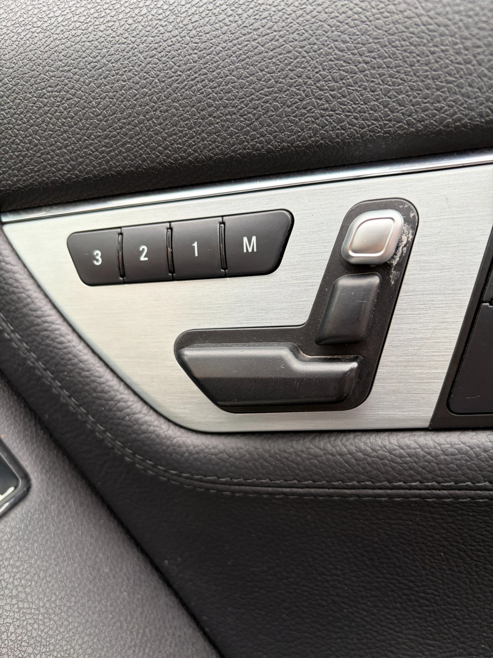 Mercedes-Benz C 350 AMG Line BlueEF 4M - Перфектна!, снимка 12 - Автомобили и джипове - 53815876