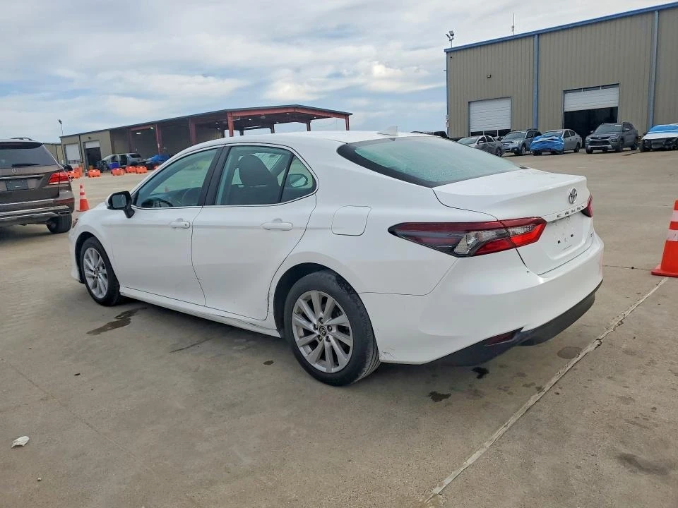 Toyota Camry, снимка 2 - Автомобили и джипове - 54683760