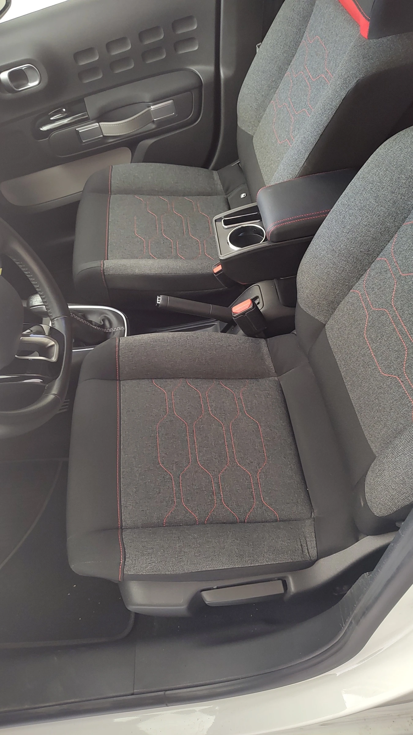 Citroen C3 1, 2 Pure Тech , снимка 17 - Автомобили и джипове - 54902430