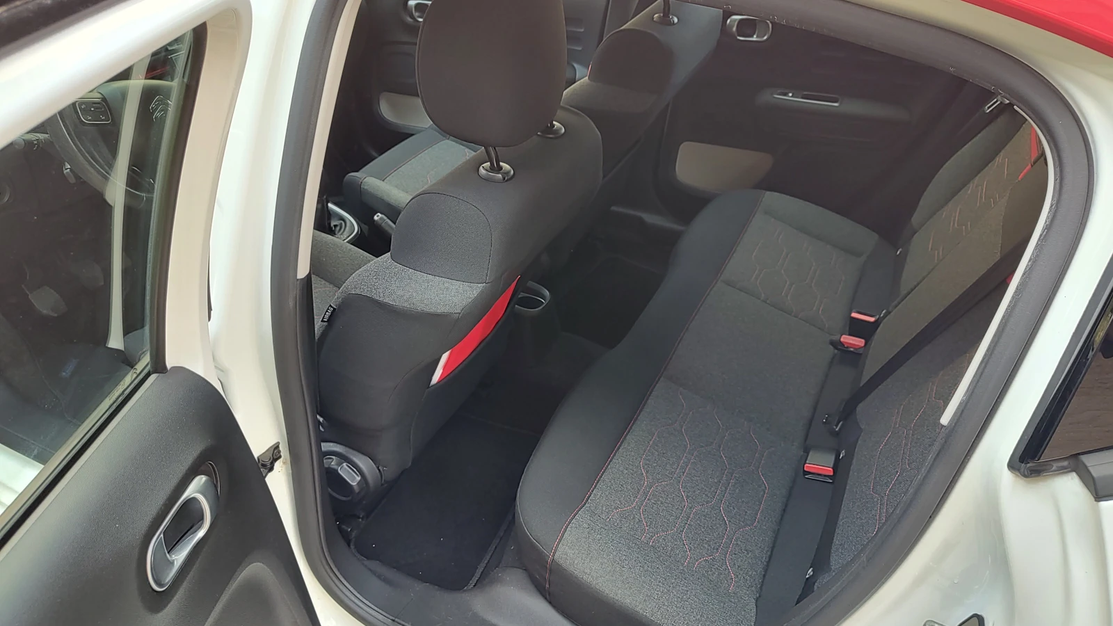 Citroen C3 1, 2 Pure tech , снимка 10 - Автомобили и джипове - 54801394