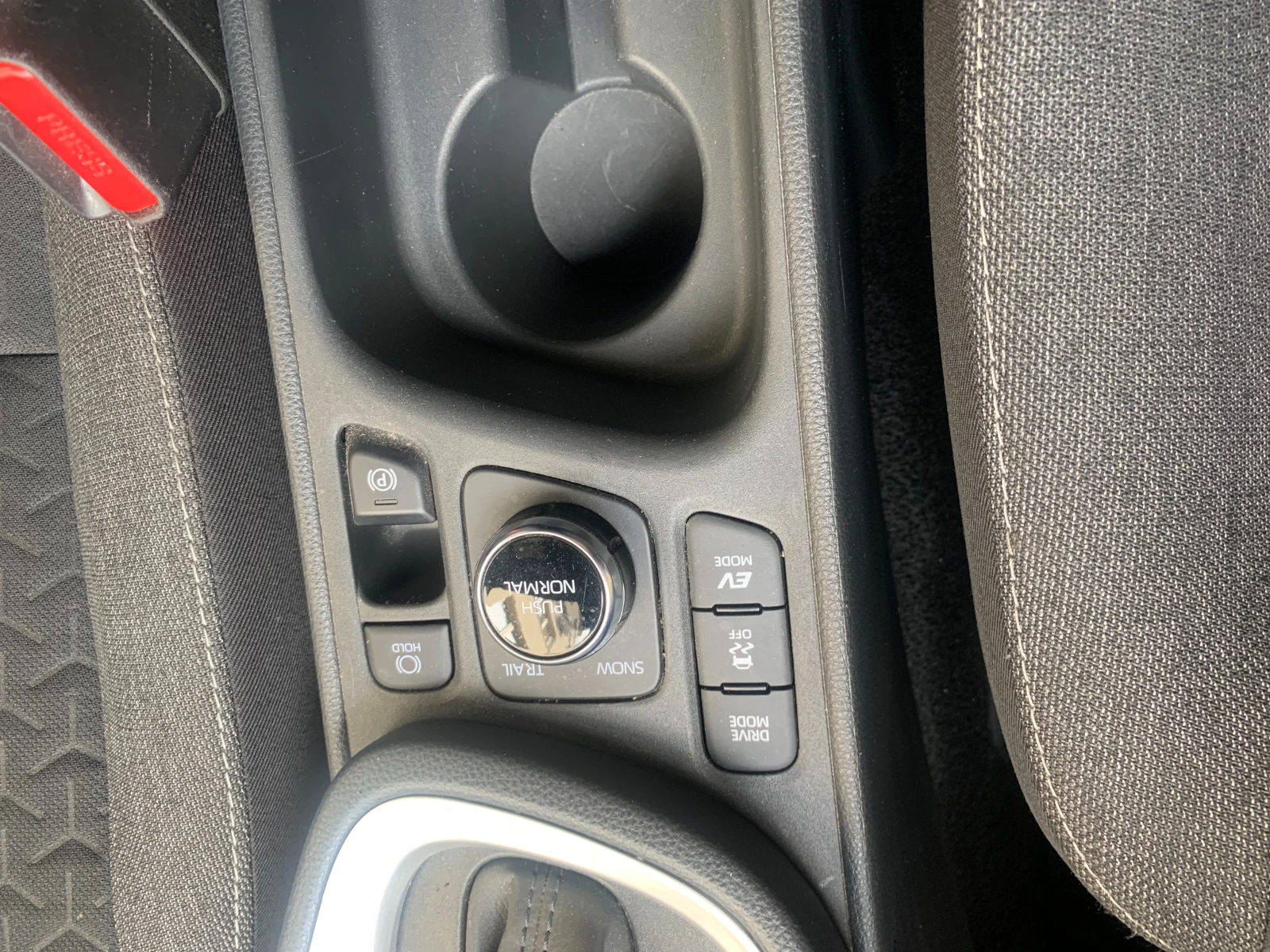 Toyota Yaris Cross 1, 5 хибрид, снимка 10 - Автомобили и джипове - 54889611