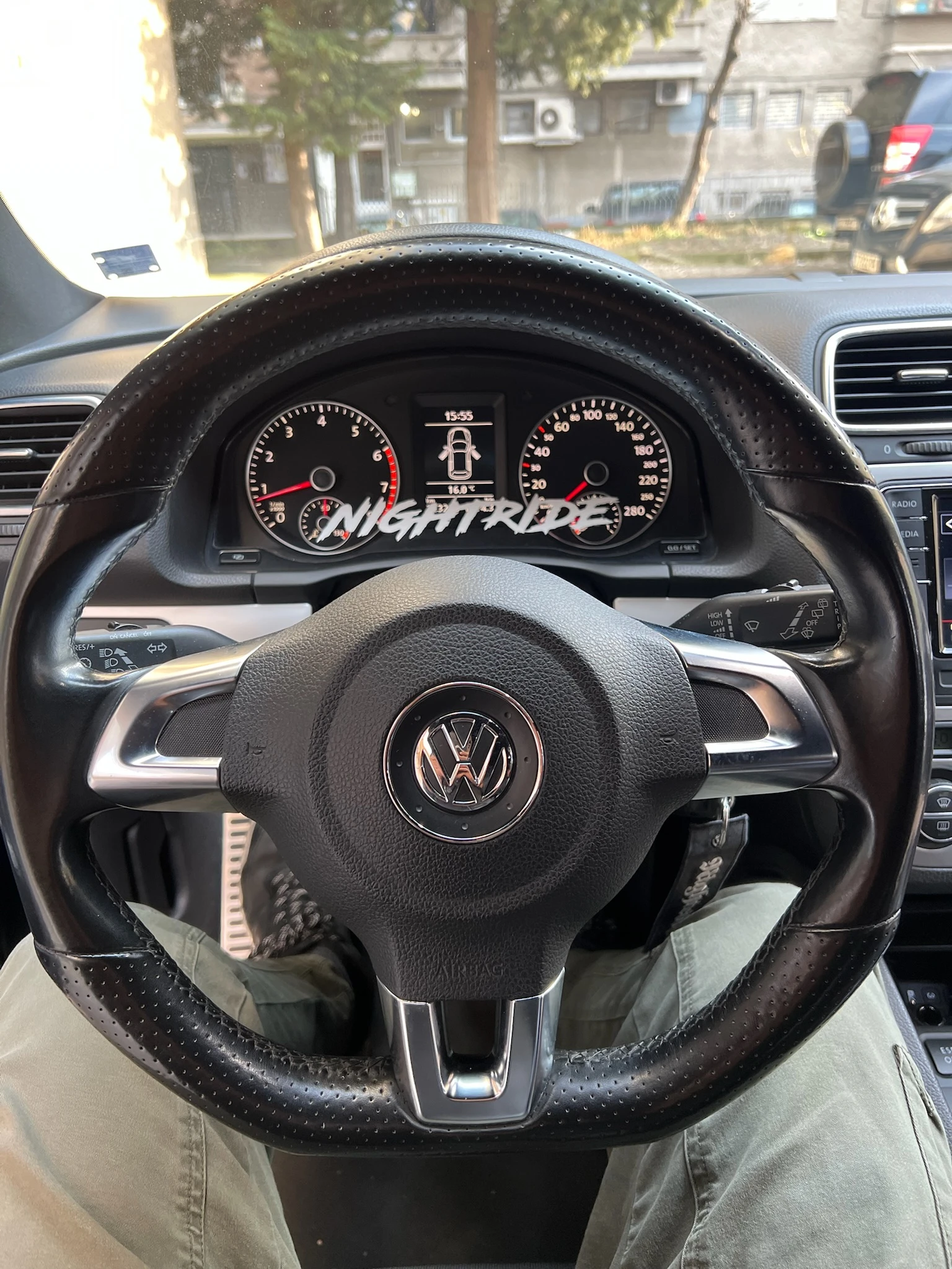 VW Scirocco 2.0 TSI, снимка 8 - Автомобили и джипове - 55091886