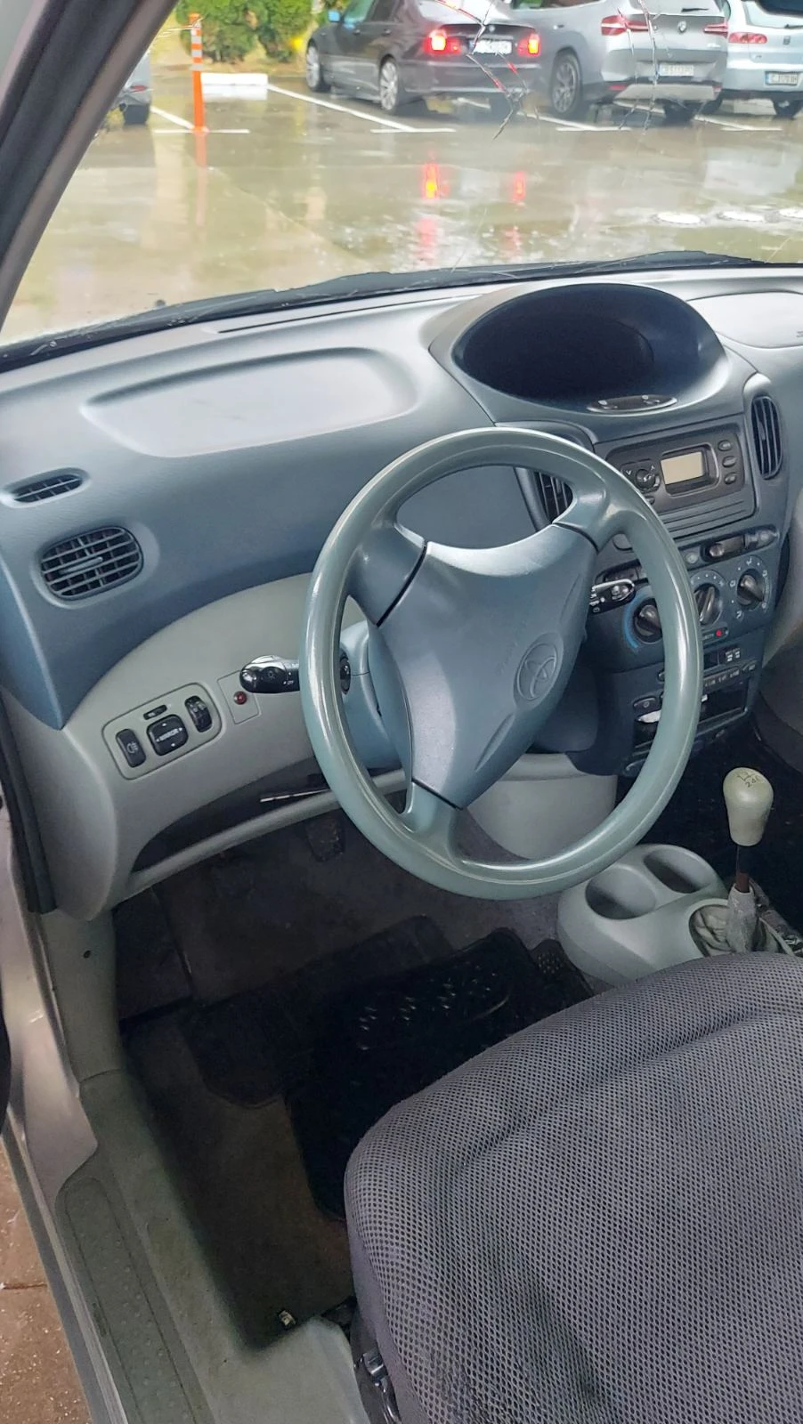 Toyota Yaris verso, снимка 12 - Автомобили и джипове - 55224588
