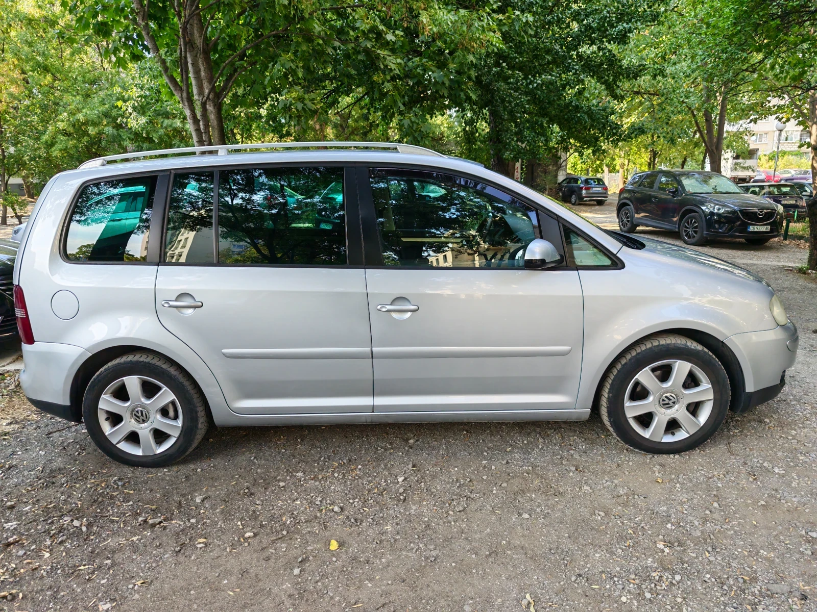 VW Touran, снимка 3 - Автомобили и джипове - 55970254