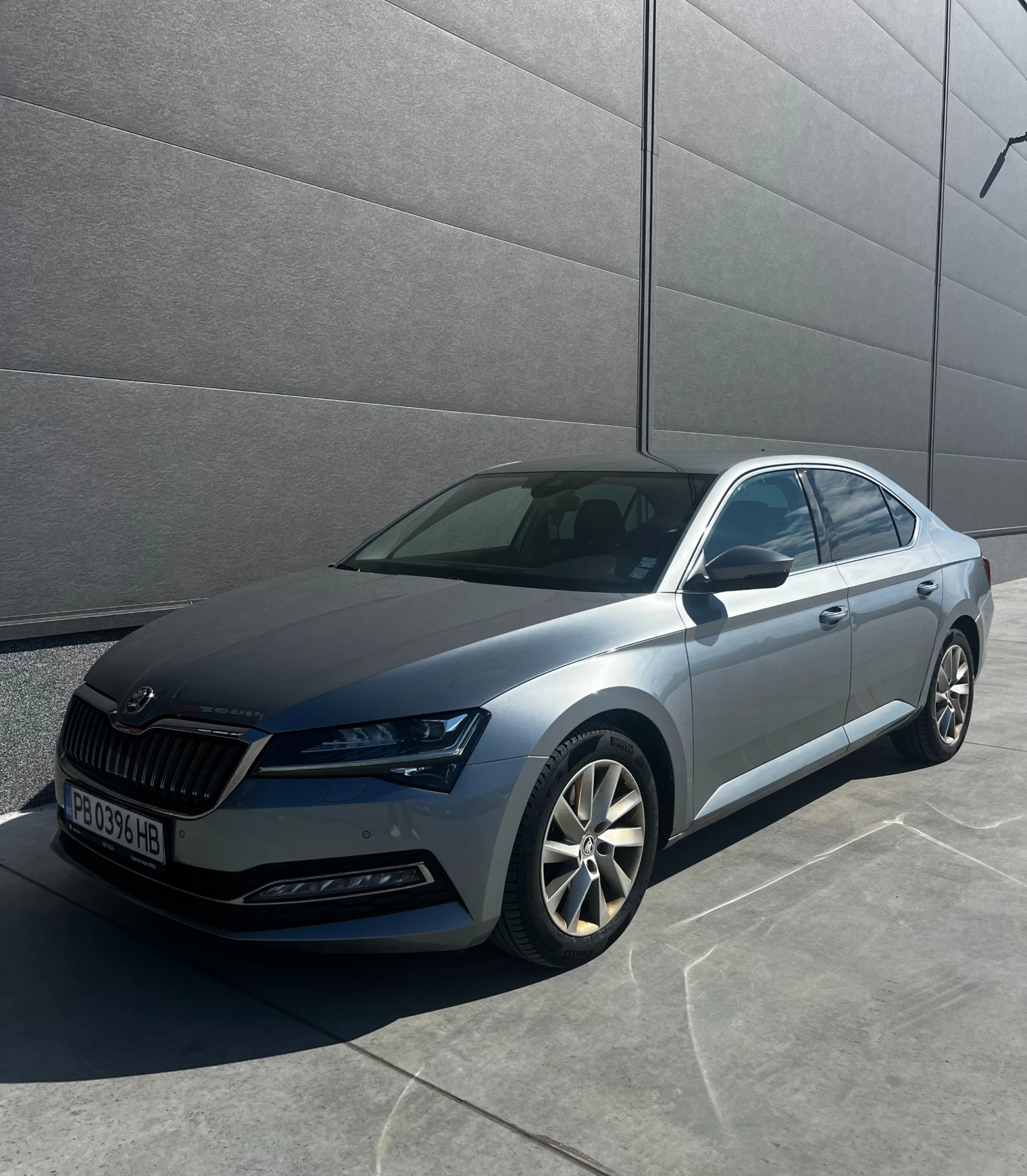 Skoda Superb Style 4x4, снимка 2 - Автомобили и джипове - 56449489