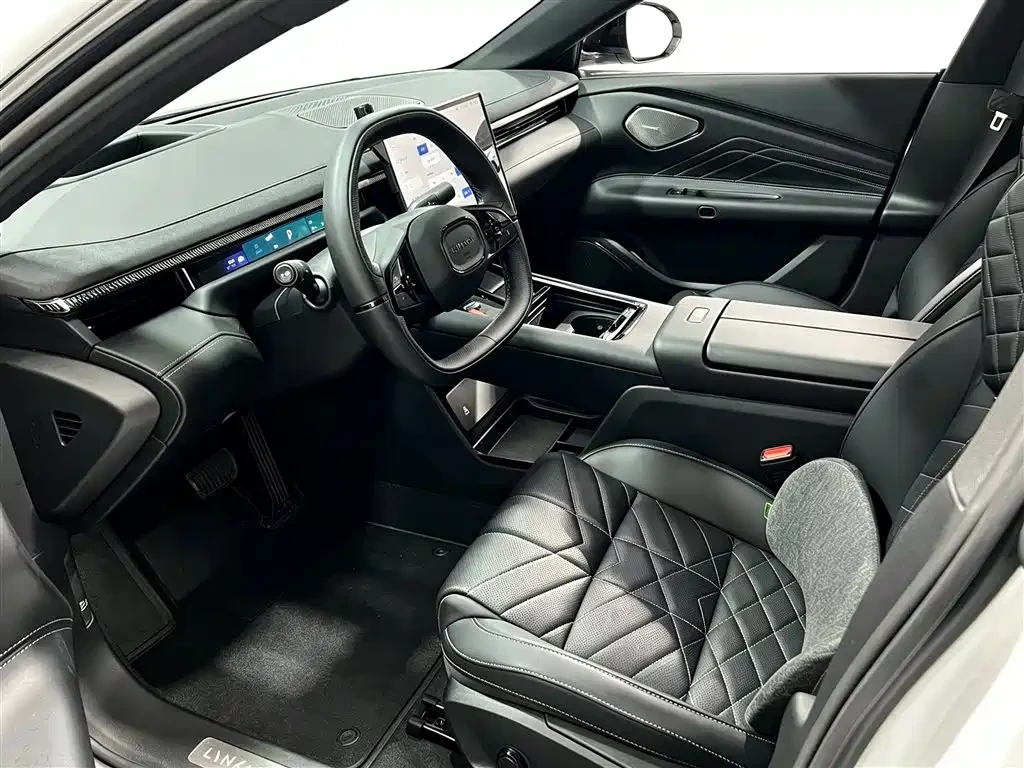 LynkCo 10 EM-P, снимка 12 - Автомобили и джипове - 56644496