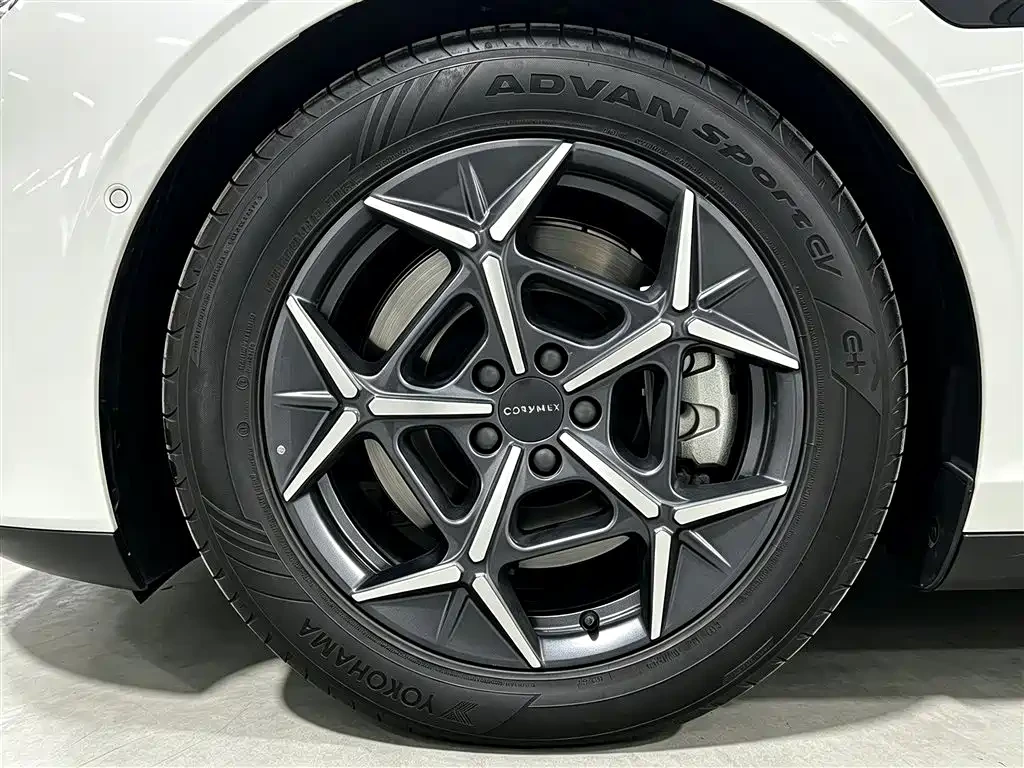 LynkCo 10 EM-P, снимка 8 - Автомобили и джипове - 56644496