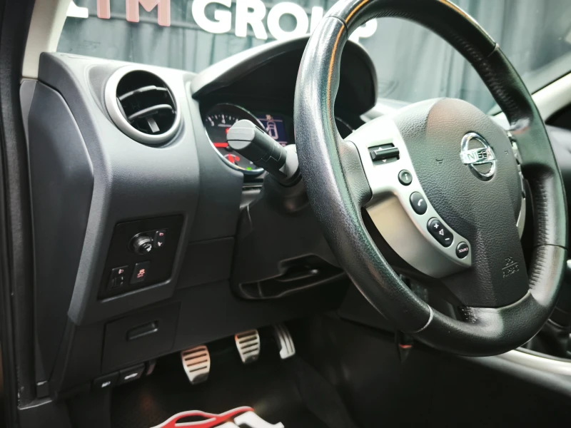 Nissan Qashqai 1.6 Tekna 117k.c * NAVI* PANORAMA* CAMERA* , снимка 13 - Автомобили и джипове - 50811065