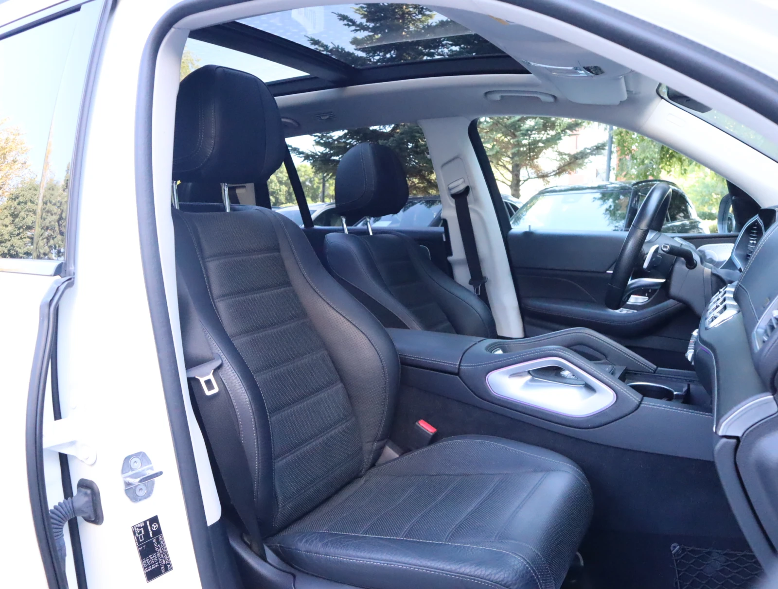 Mercedes-Benz GLS580 AMG/Burmester/HuD/Панорама/Обдухване, снимка 8 - Автомобили и джипове - 50437251
