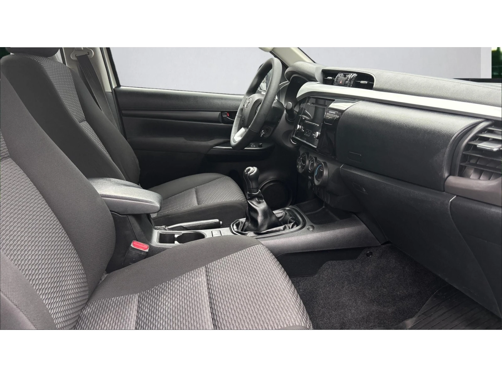 Toyota Hilux COMFORT, Месечна вноска от 795 лв. - изображение 6