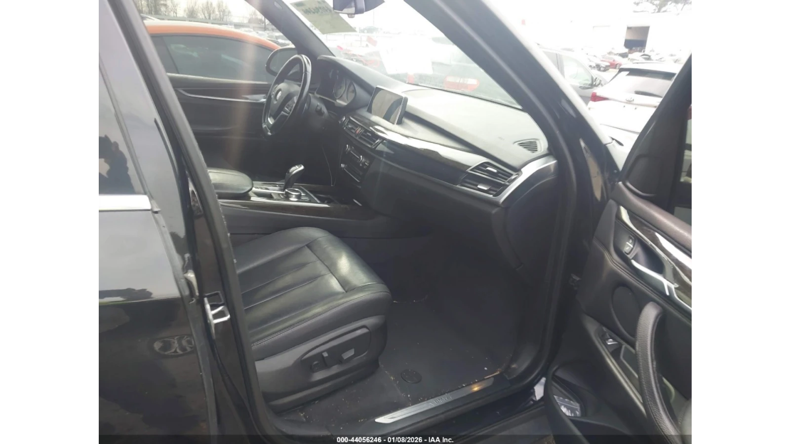 BMW X5 * 3.5* KEYLESS* КОЖА* ПОДГРЕВ* ПАРКТРОНИК* НАВИ* , снимка 14 - Автомобили и джипове - 53712178