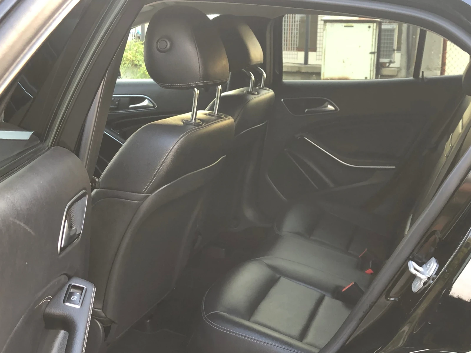 Mercedes-Benz GLA 250 4MATIC, снимка 14 - Автомобили и джипове - 54014287