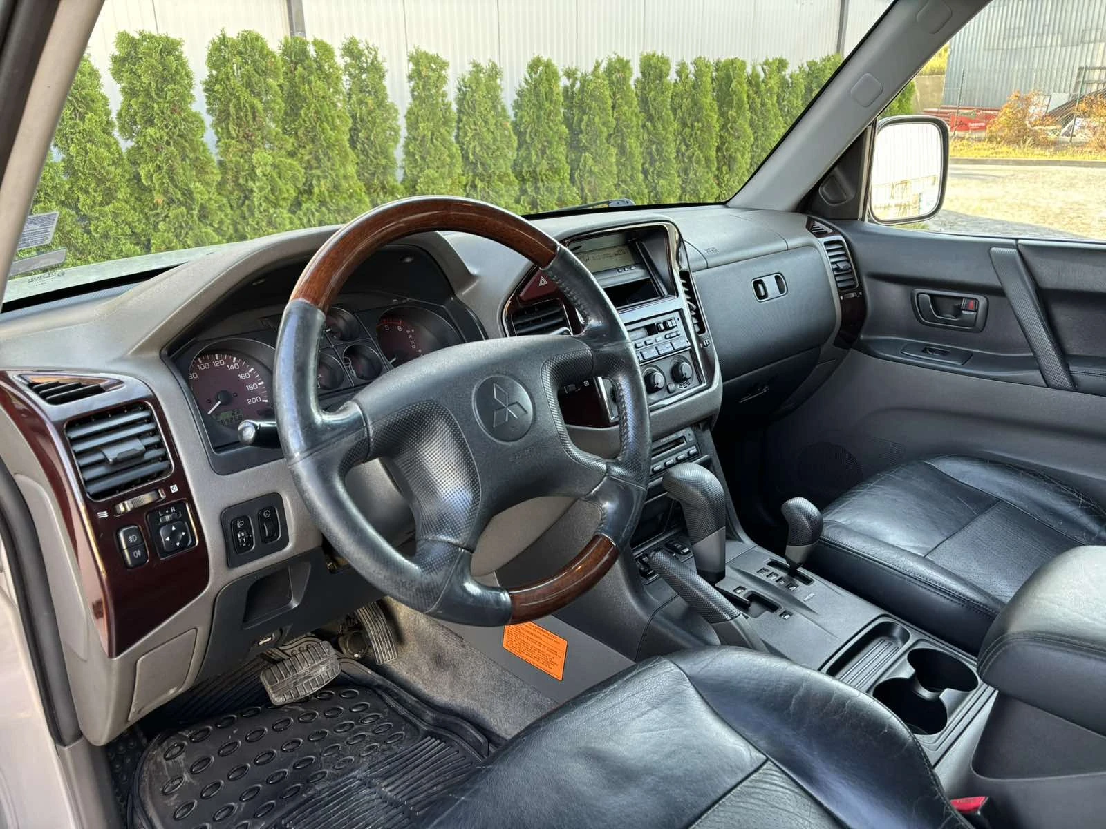 Mitsubishi Pajero 3.2 DID, снимка 9 - Автомобили и джипове - 54027027