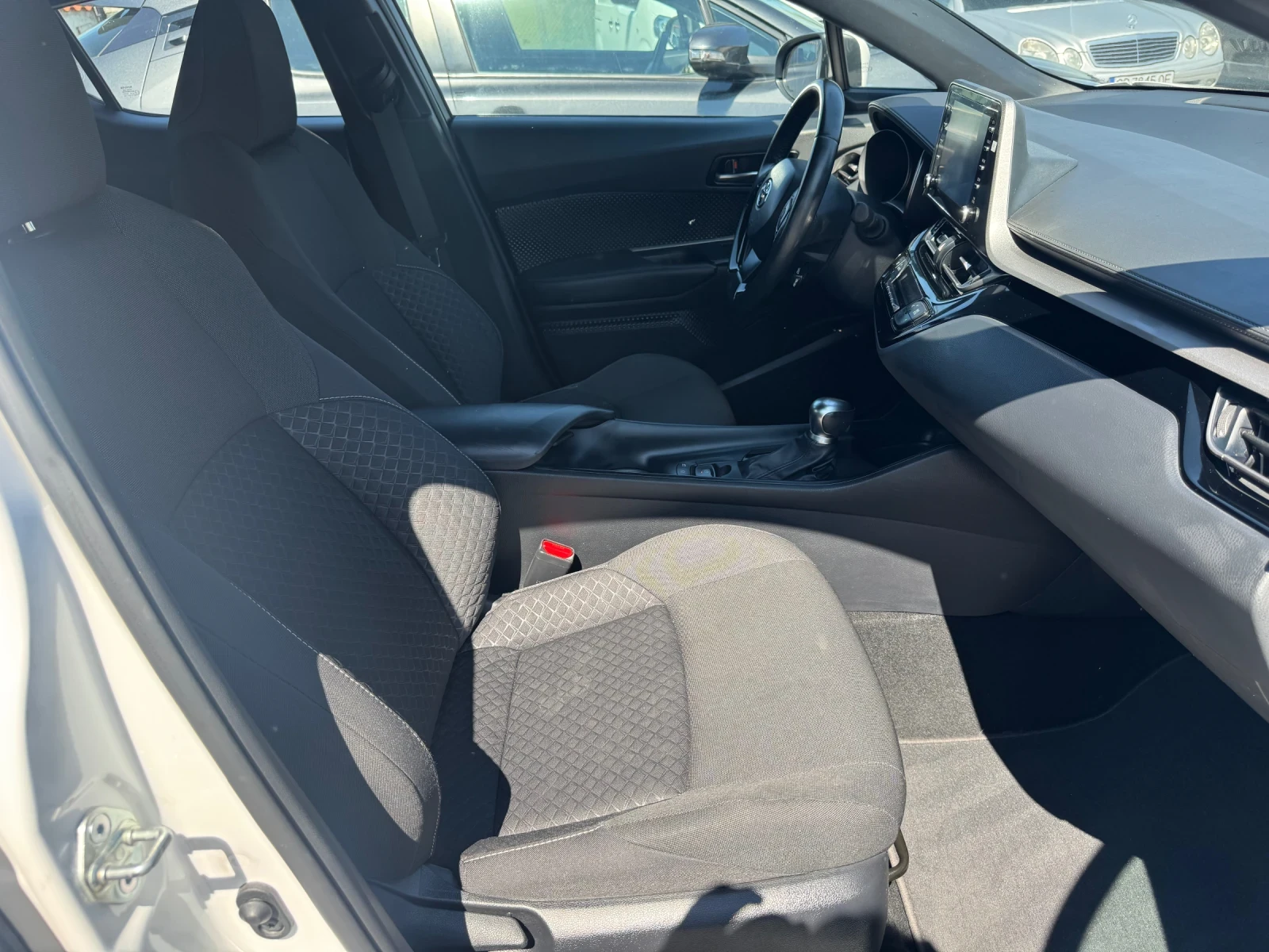 Toyota C-HR 48500км* 2023г* N1* LED* NAVI* КАМЕРА* KEYLESS GO, снимка 15 - Автомобили и джипове - 54676169