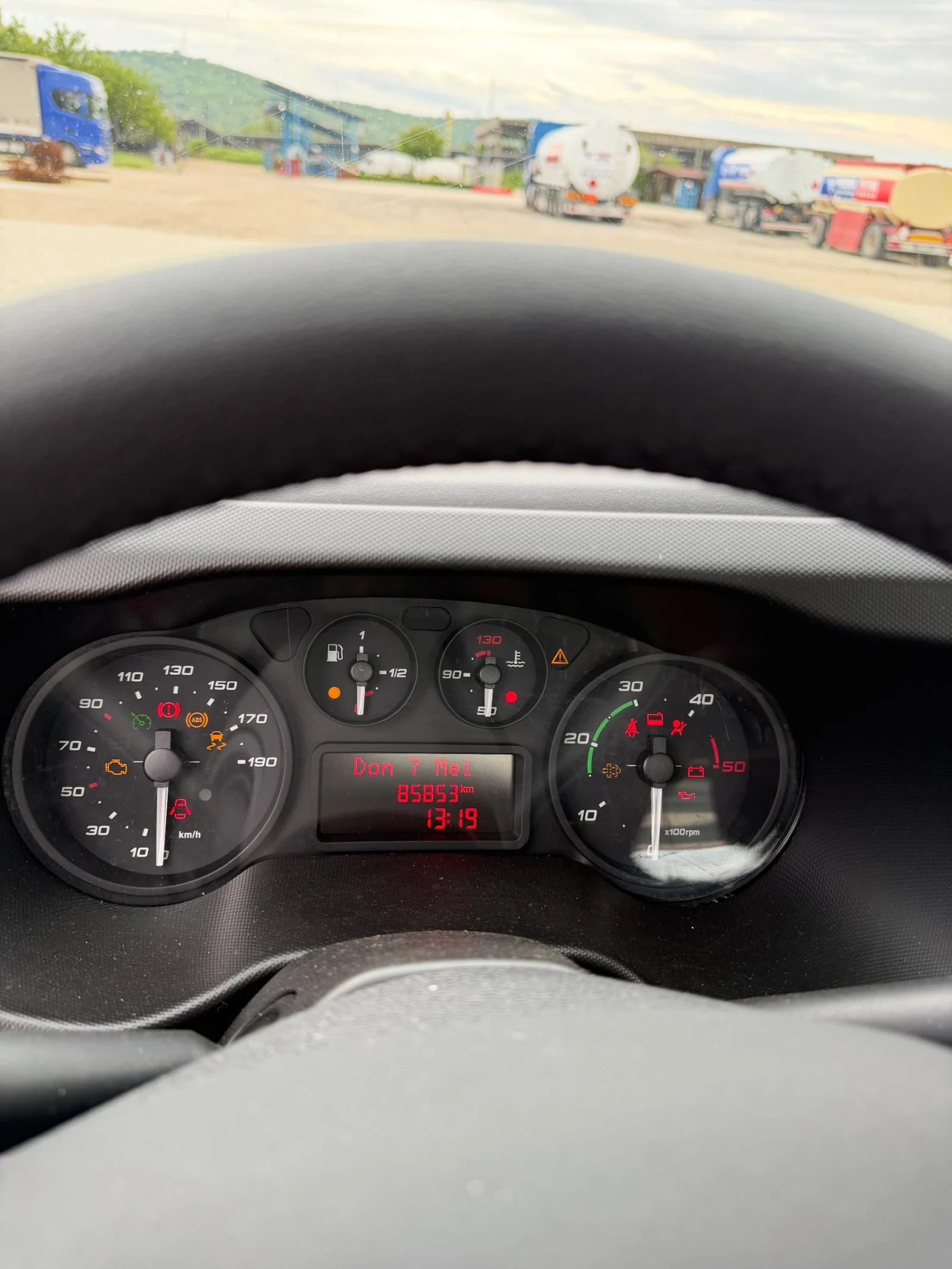 Iveco Daily 35-130 Пътна помощ, снимка 7 - Бусове и автобуси - 54583858