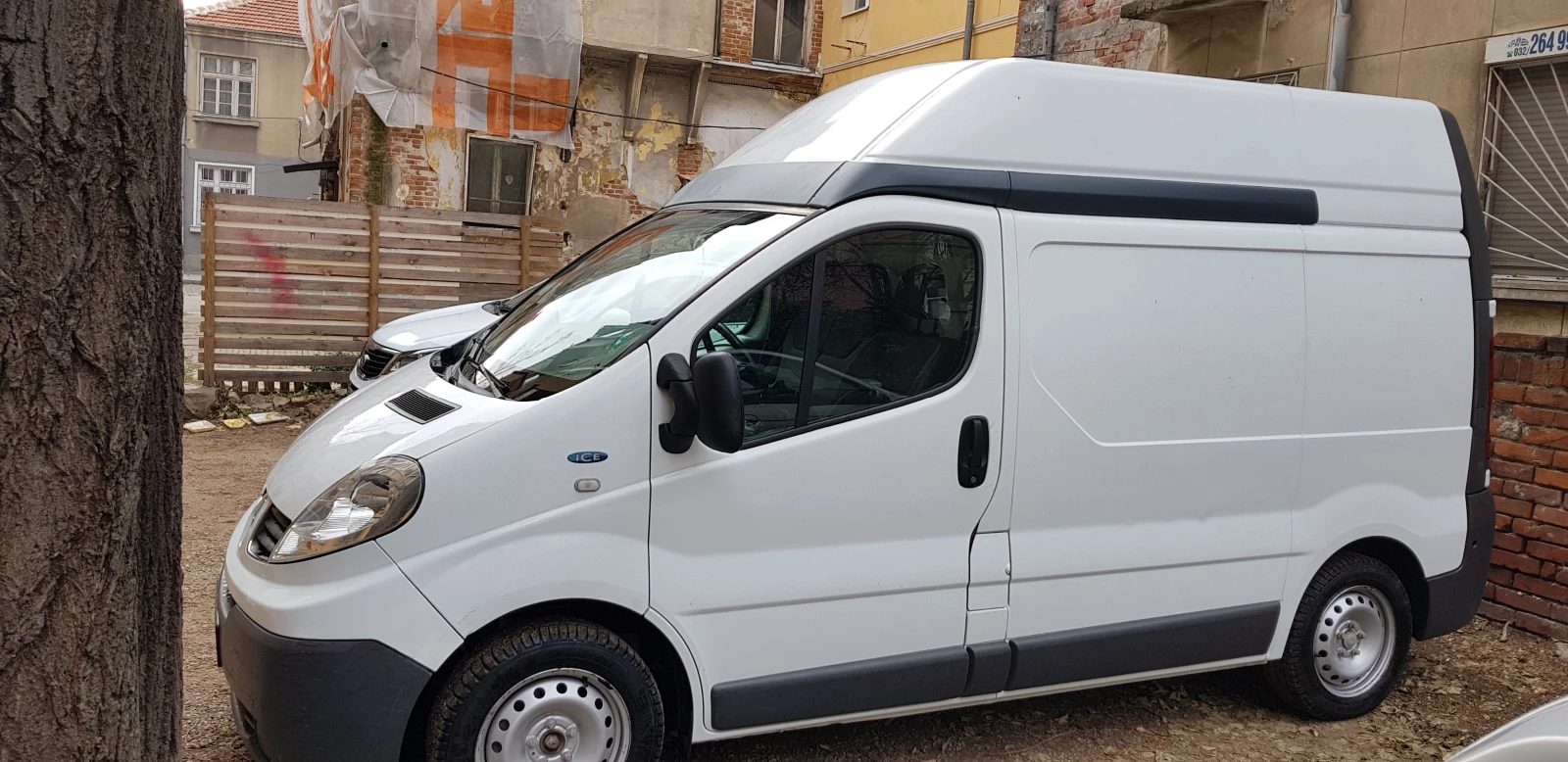 Renault Trafic 1.9 D, снимка 3 - Бусове и автобуси - 55014610