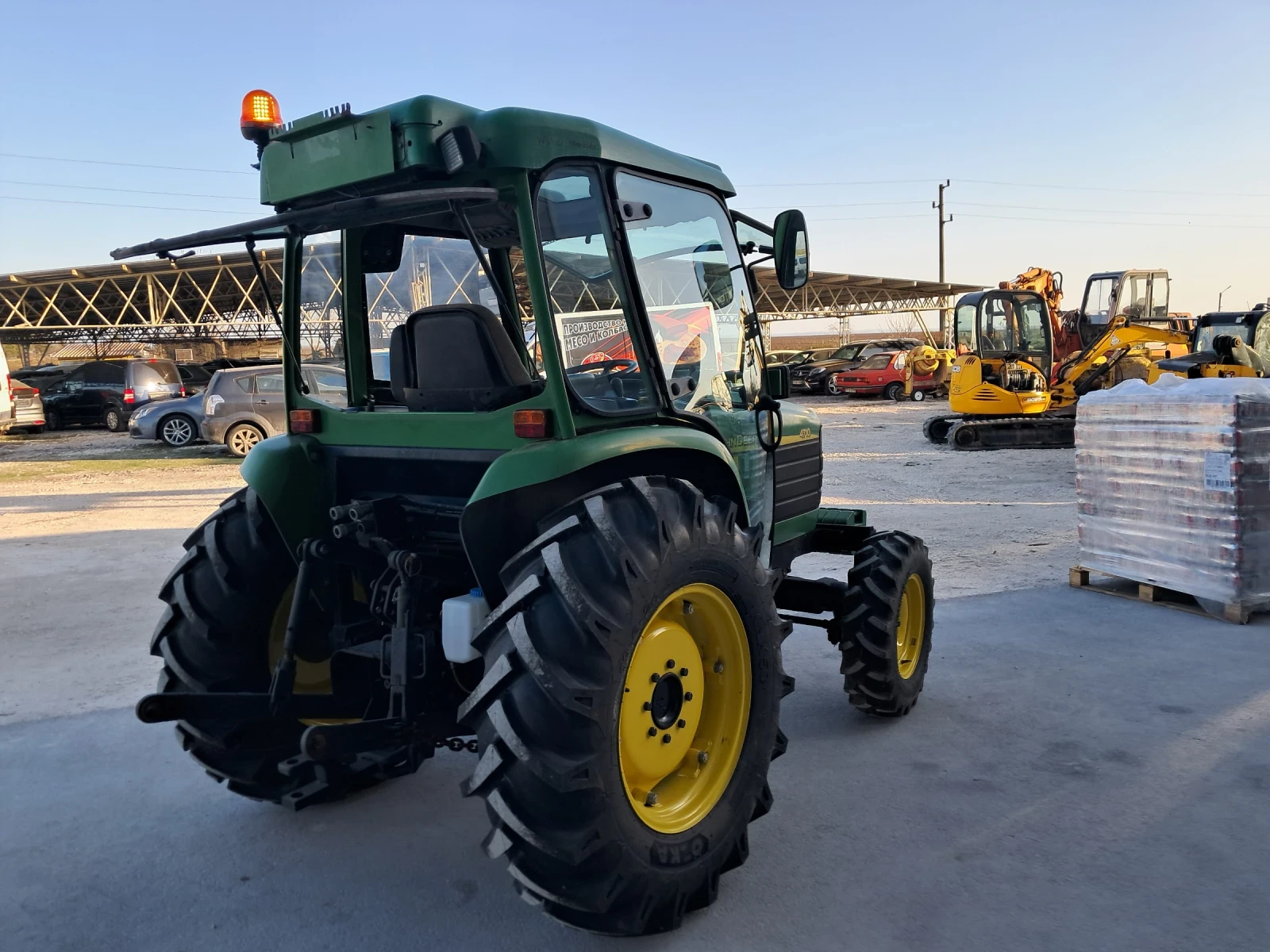 Трактор John Deere 4710, снимка 2 - Селскостопанска техника - 53830236