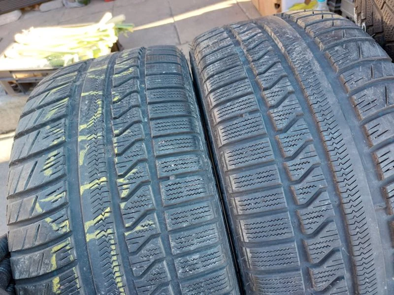 Гуми Всесезонни 235/45R17, снимка 2 - Гуми и джанти - 35992314