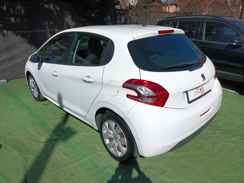 Peugeot 208 1.0i, снимка 5 - Автомобили и джипове - 49399417