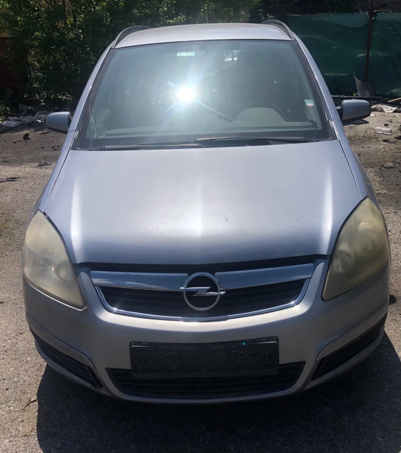 Opel Zafira 1.6 МЕТАН, снимка 2 - Автомобили и джипове - 50318253