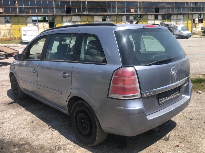 Opel Zafira 1.6 МЕТАН, снимка 3 - Автомобили и джипове - 50318253