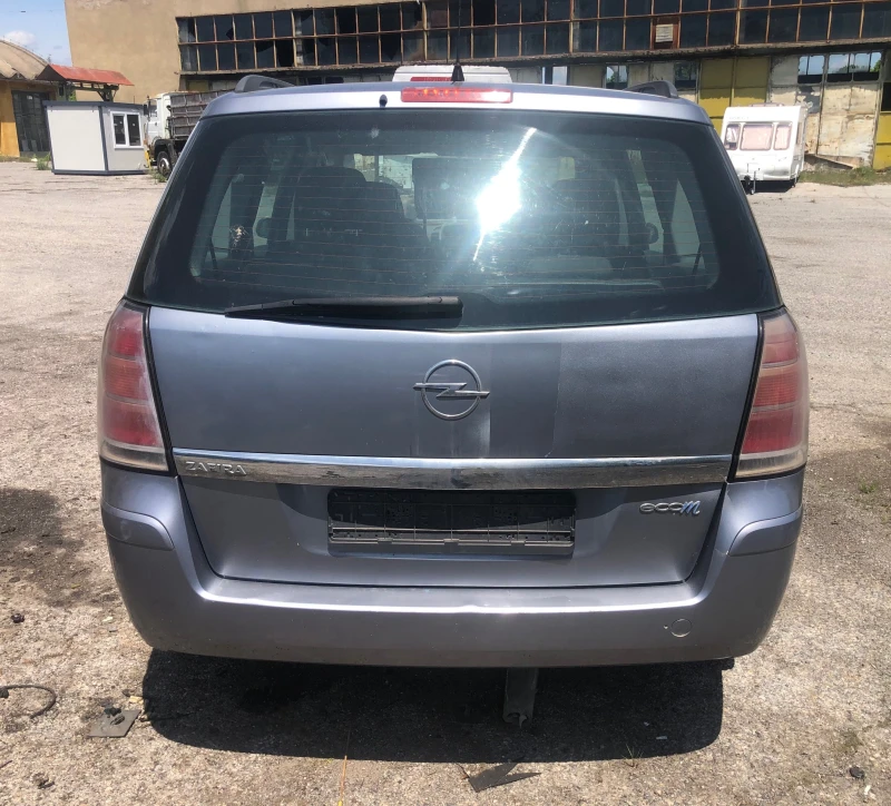 Opel Zafira 1.6 МЕТАН, снимка 4 - Автомобили и джипове - 50318253