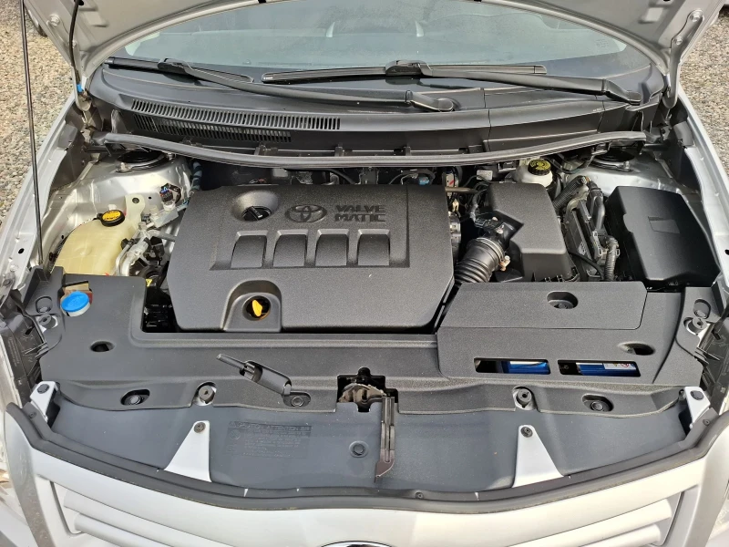 Toyota Auris 1.6 i, снимка 13 - Автомобили и джипове - 52132429