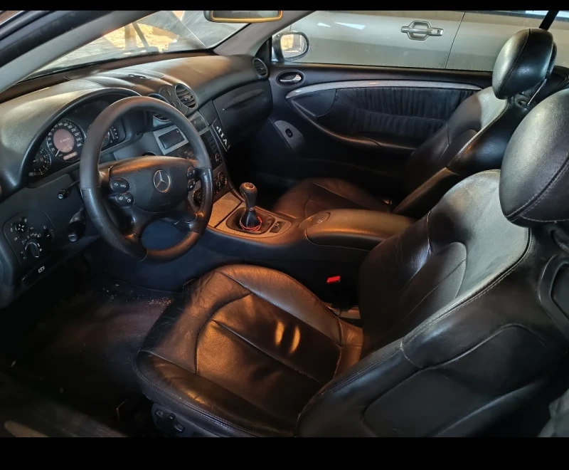 Mercedes-Benz CLK 200 компресор, снимка 3 - Автомобили и джипове - 52617795