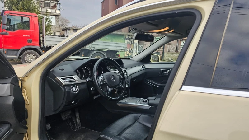 Mercedes-Benz E 220, снимка 11 - Автомобили и джипове - 52882698