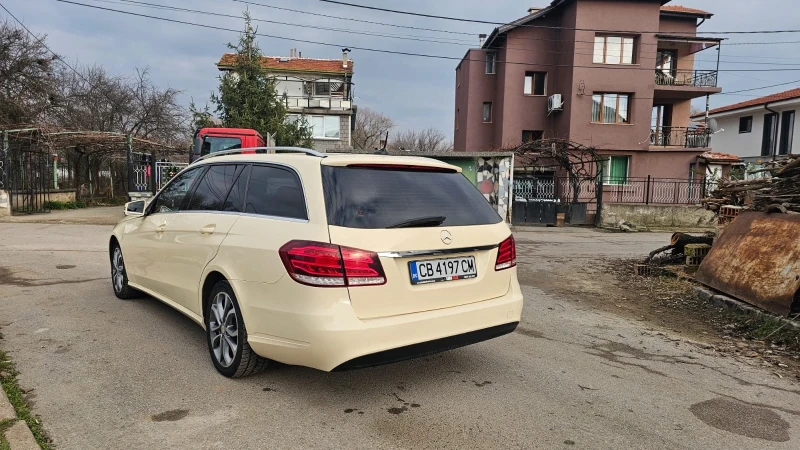 Mercedes-Benz E 220, снимка 4 - Автомобили и джипове - 52882698