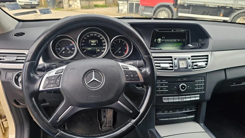 Mercedes-Benz E 220, снимка 7 - Автомобили и джипове - 52882698