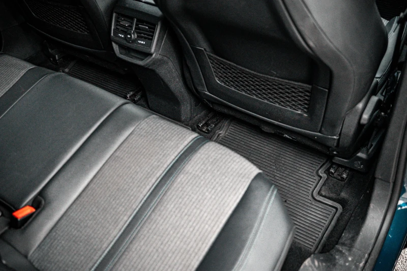 Peugeot 3008 1.5 HDi EAT8 Гаранция Carplay LED, снимка 8 - Автомобили и джипове - 53393909